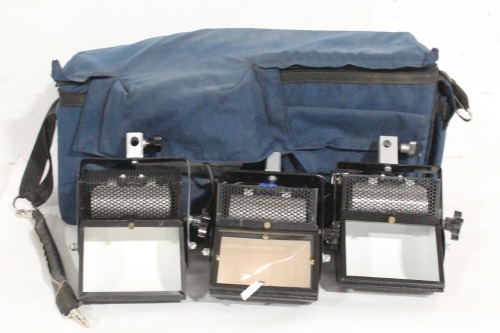 Lot (3) M.C. Lights & MFG L3000 w/ Porta Brace Carrying Bag