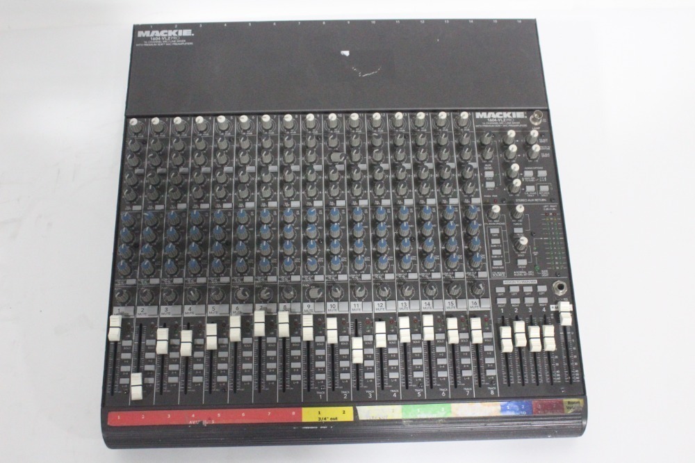 Mackie 1604-VLZ Pro 16-Channel Mic / Line Mixer
