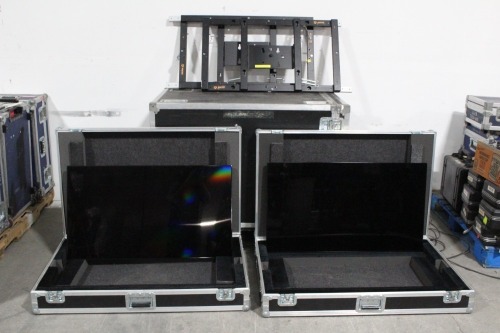 Lot (2) Samsung UE46A Edgeless LED Monitors w/ Mounting Hardware in Wheeled Case