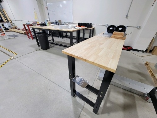 Lot Workstation w/ Contents