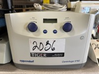 Eppendorf 5702 Centrifuge