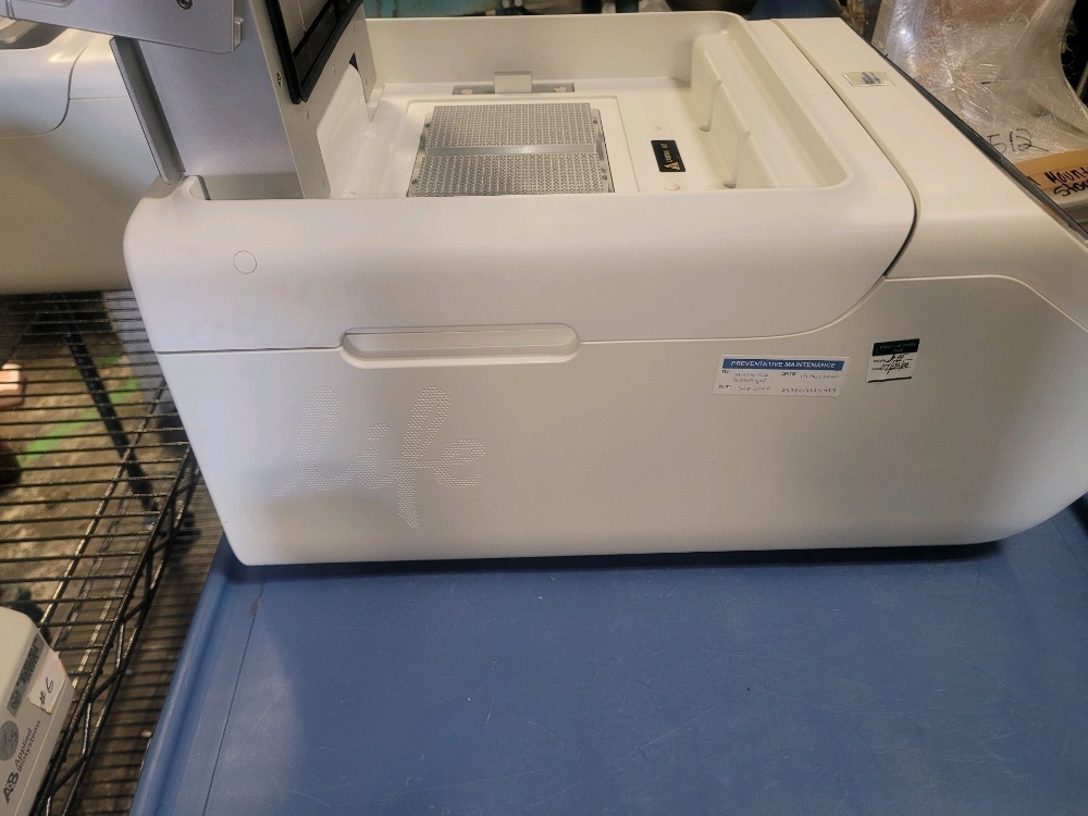 Applied Biosystems ProFlex Base PCR System
