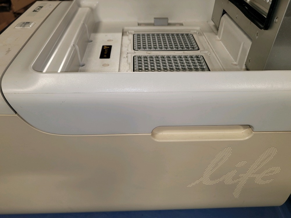 Applied Biosystems ProFlex Base PCR System