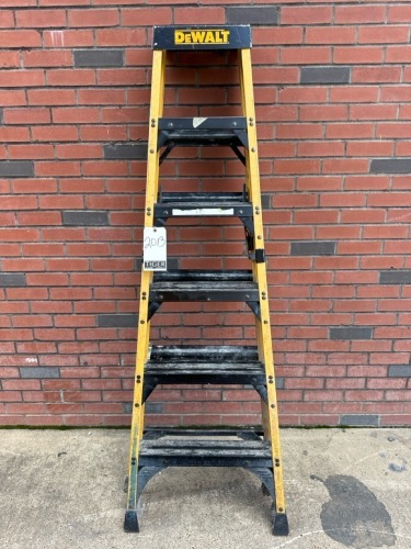 DeWalt 6-Step Ladder