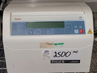 Thermo Scientific ST8 Centrifuge