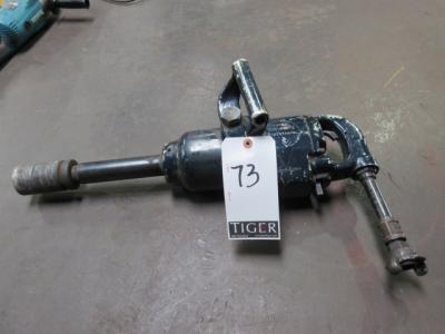 Central Pneumatic Professional Heavy Duty Pneumatic Impact Gun
