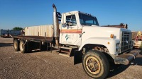 1981 International F2575 Flatbed Truck