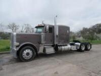 2015 Peterbilt 389 Tractor Truck