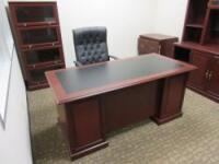 Lot Contents Of Office