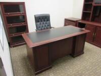 Lot Contents Of Office