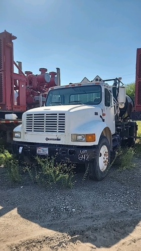 2001 International Lubrication Truck