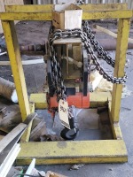CM Cyclone Trolly Hoist w/ Mount & Chains