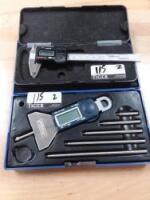 Lot of 2 Digital Calipers