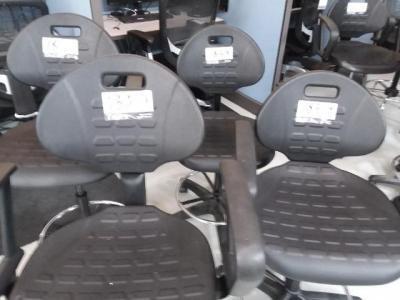 Lot of 4 Office Chairs w/armrests