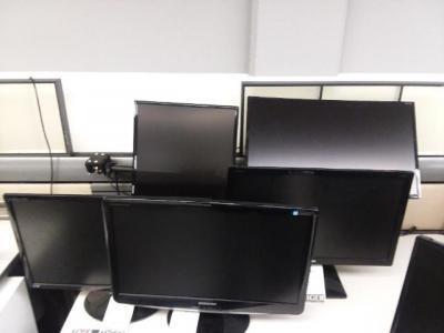 Lot of (5) Samsung Computer Monitors Assorted Sizes and Models