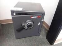 (1) Small Sentry Safe BW-554835