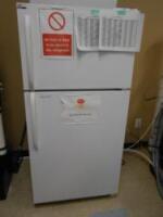 Frigidaire Refrigerator/Freezer M/N- LFHT1513LW1
