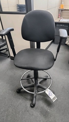 SWIVEL TASK STOOL W/ARMS
