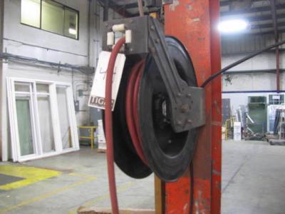 Central Pneumatic Wall Mounted Hose Reel