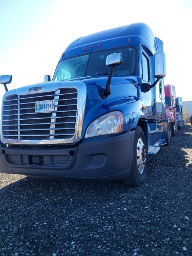 2017 FREIGHTLINER CASCADIA 125 SLEEPER TRUCK