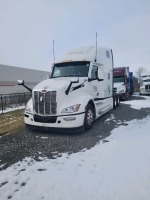 2023 Peterbilt Sleeper Truck/Tractor