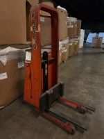 Presto Battery Powered Lift Truck