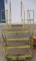 Cargo Door Stand