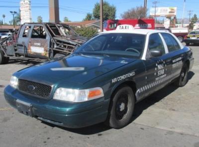 1998 Ford Crown Victoria Sedan, VIN- 2FAFP71W1WX163810, VERY GOOD RUNNING CAR IN GOOD CONDITION