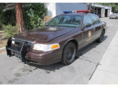 2000 Ford Crown Victoria Sedan, VIN- 2FAFP71W6YX118221