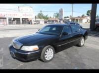 06 Lincoln Town Car, VIN- 1LNHM88W26Y628582, NICE CAR