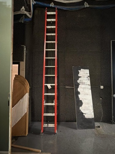 Werner 28' Fiberglass Extension Ladder