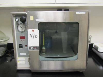 Vacuum Oven