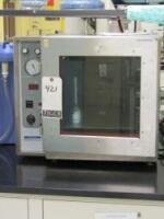 Vacuum Oven