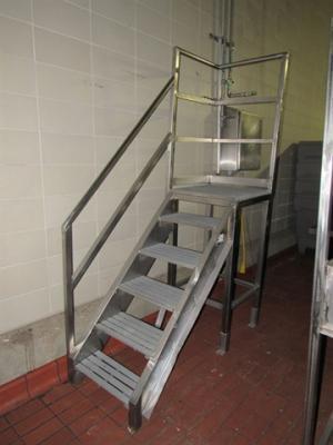 Stairs w/Platform