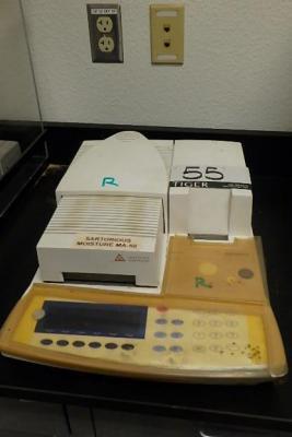 Moisture Analyzer