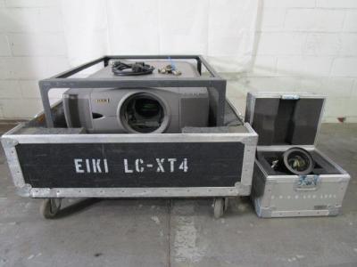 Eiki LC-XT4 LCD Projector