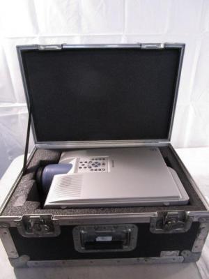 Sharp XG-P10XU LCD Projector