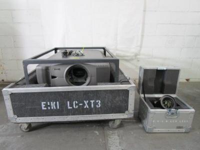 Eiki LC-XT3 LCD Projector
