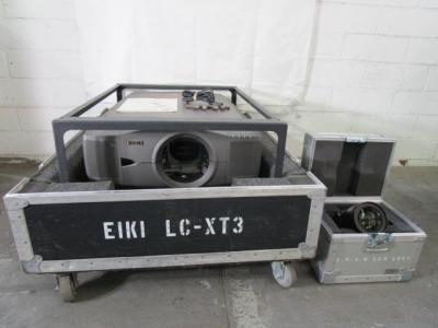 Eiki LC-XT3 LCD Projector